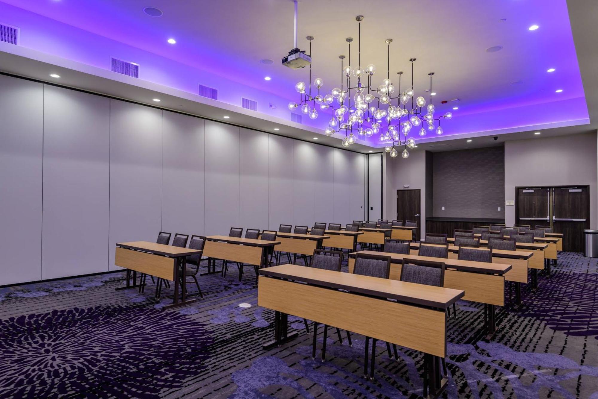 Courtyard By Marriott Lake Jackson Dış mekan fotoğraf