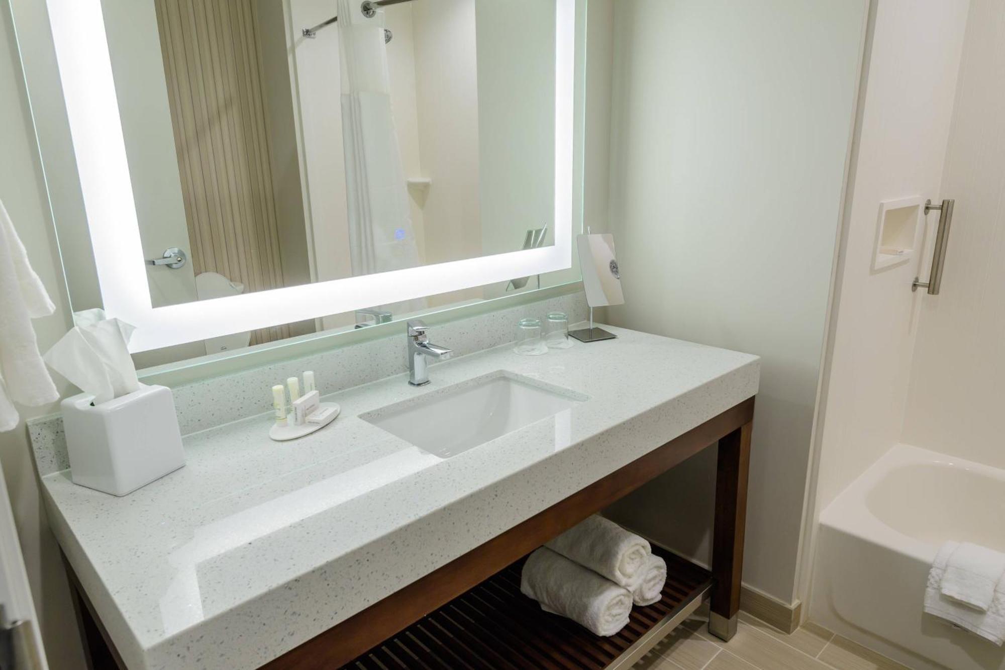 Courtyard By Marriott Lake Jackson Dış mekan fotoğraf