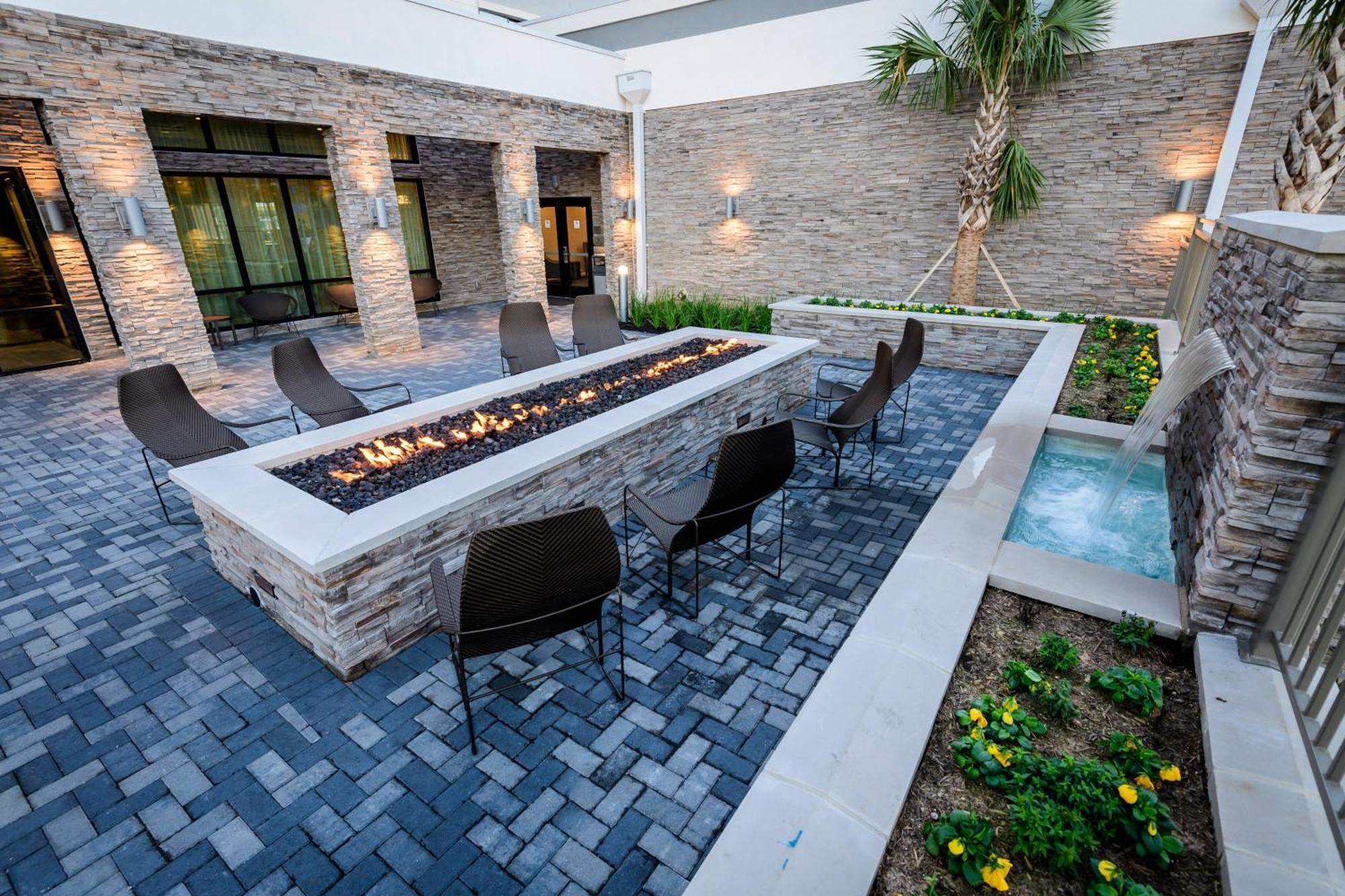 Courtyard By Marriott Lake Jackson Dış mekan fotoğraf